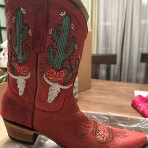 Cactus Embroidered Red Heeled Boots